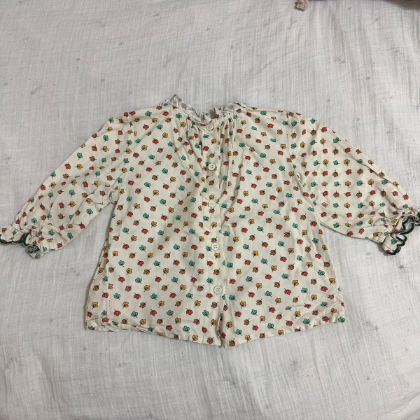米黃色碎花長袖上衣 image 1 of 0