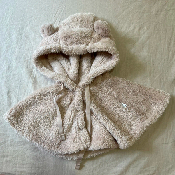 小熊斗篷 image 1 of 0