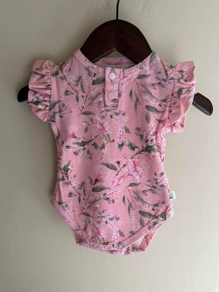 澳洲品牌 Snuggle hunny 粉花花包屁衣/髮帶組 3m近新 image 1 of 0