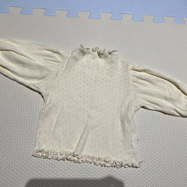 木耳邊打低上衣 image 1 of 0