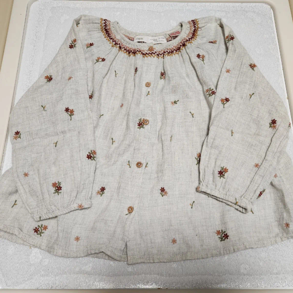 小花棉質木扣上衣 image 1 of 0