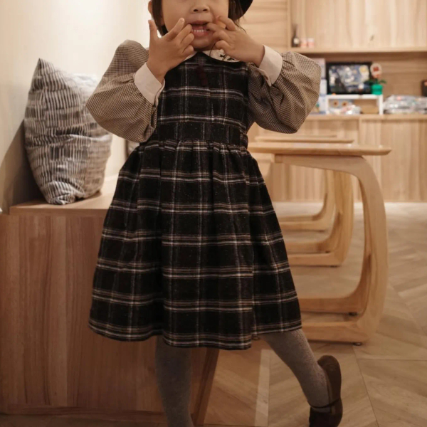 毛呢格紋洋裝 image 1 of 0