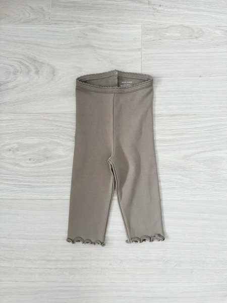 Capri leggings image 1 of 0