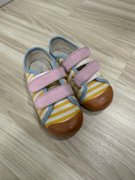 粉紅色條紋帆布鞋 image 1 of 0
