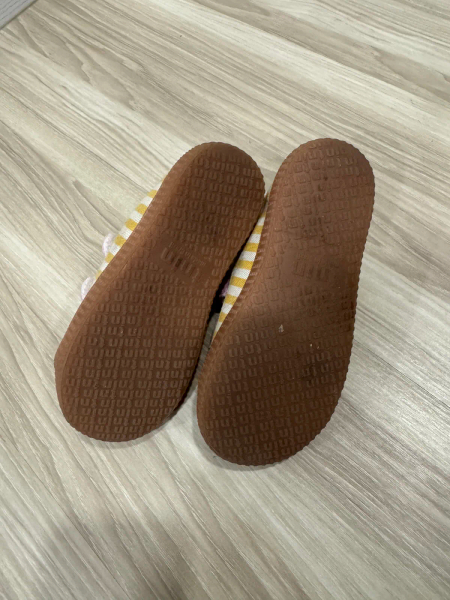 粉紅色條紋帆布鞋 image 1 of 0