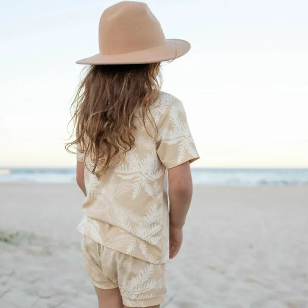 Milky Palm Shorties 棕梠樹 image 1 of 0