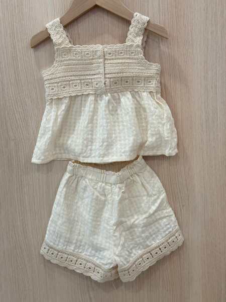 ZARA	拼接鉤編上衣 + 拼接紋理短褲 3y image 1 of 0