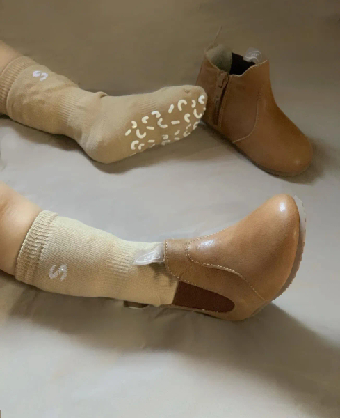 真皮魔鬼氈切希爾拉鍊靴- Seeker Boots Tan棕色 image 1 of 0