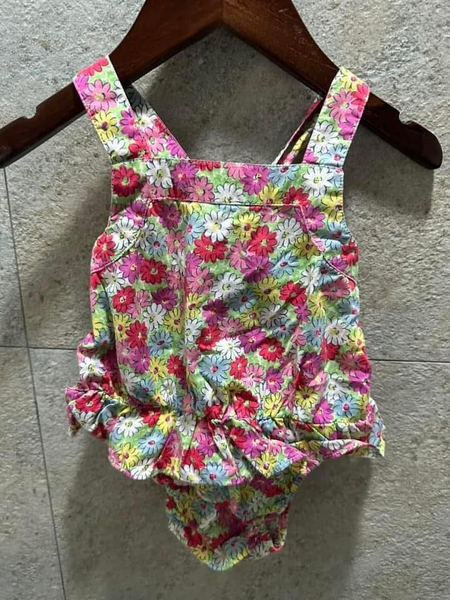 Cath Kidston 花卉美背交叉包屁衣 1-2y 9成新 image 1 of 0