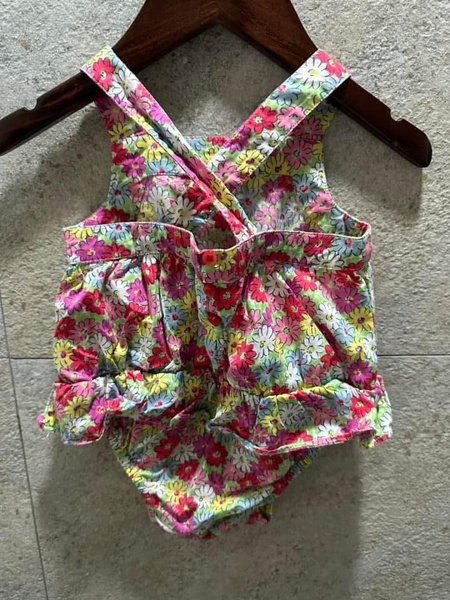 Cath Kidston 花卉美背交叉包屁衣 1-2y 9成新 image 1 of 0