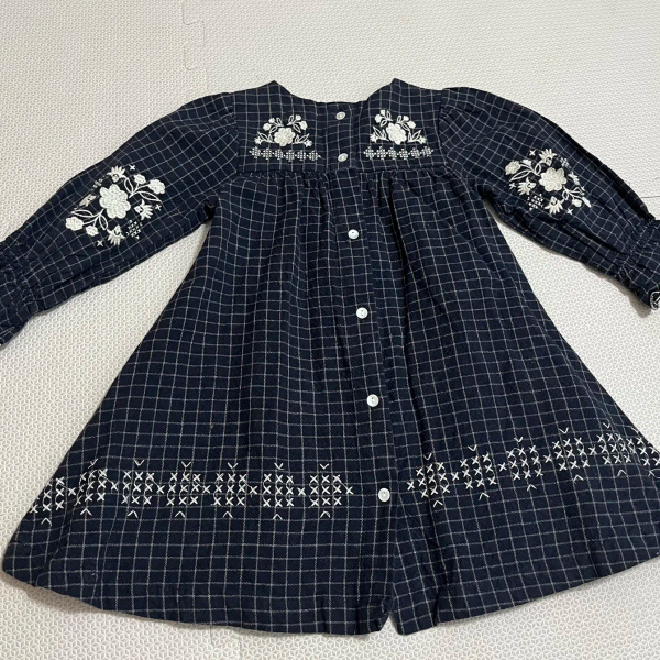 洋裝 image 1 of 0