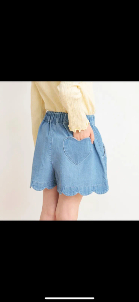 日本平價大牌branshes愛心牛仔短褲 image 1 of 0