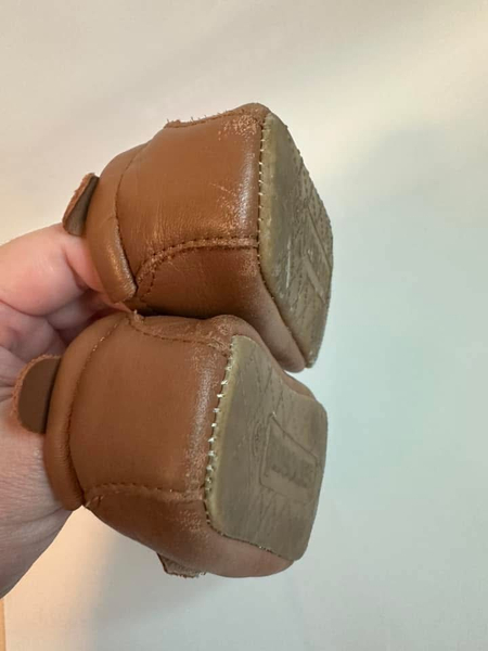 Old Soles 棕色雕花鞋 image 1 of 0