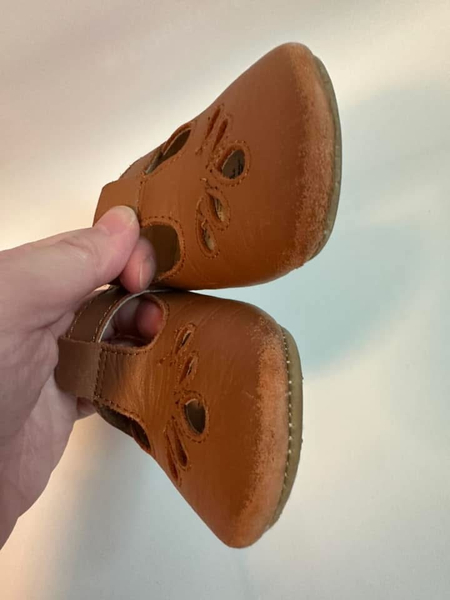 Old Soles 棕色雕花鞋 image 1 of 0