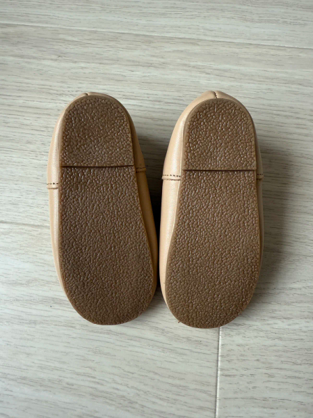 皮革花瓣T-bar鞋 image 1 of 0