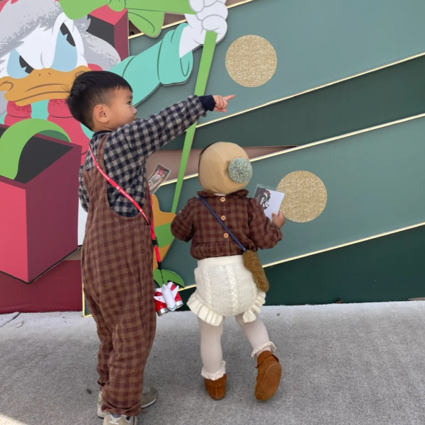 紅棕格紋連身衣（可以穿到兩歲喔） image 1 of 0