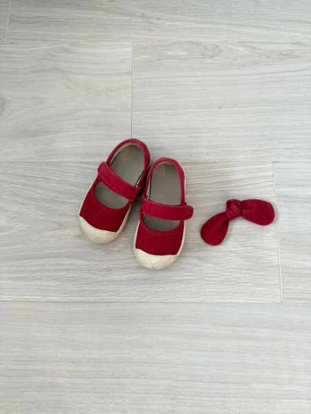 Golden lane red bow white sole image 1 of 0