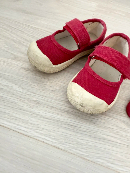 Golden lane red bow white sole image 1 of 0
