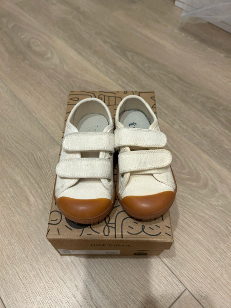 小白鞋 image 1 of 0