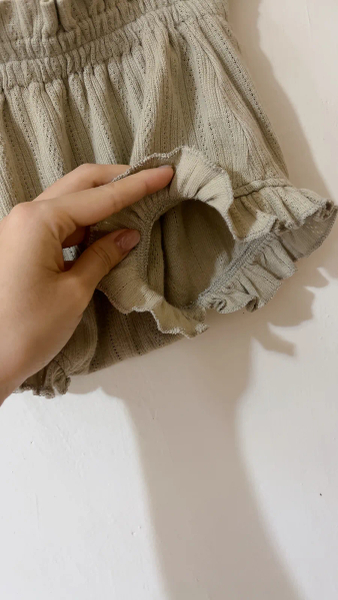 鬆緊花邊彈性短褲 image 1 of 0