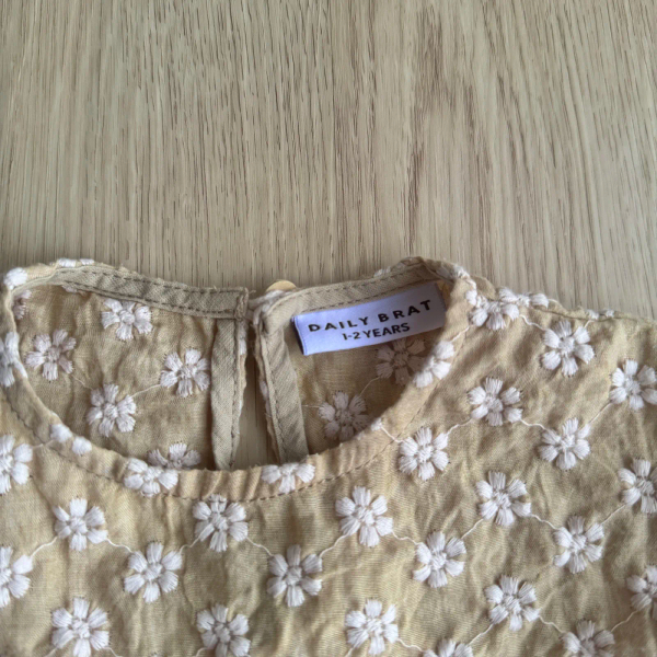 小花刺繡洋裝 image 1 of 0