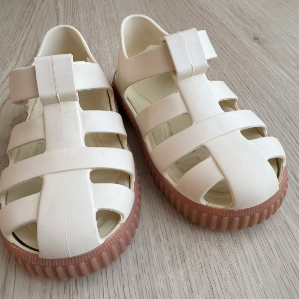 餅乾涼鞋 image 1 of 0