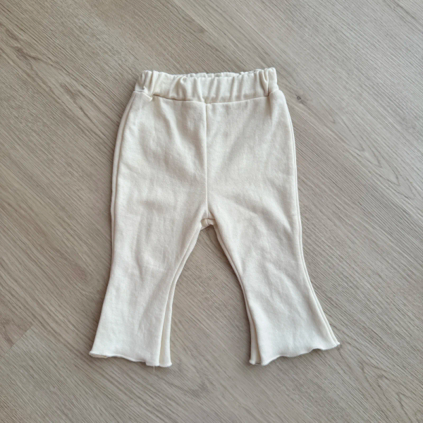 米白色喇叭褲 image 1 of 0