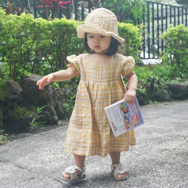 公主澎袖格子洋裝 image 1 of 0