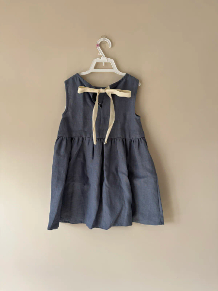 北極熊刺繡背心洋裝 image 1 of 0