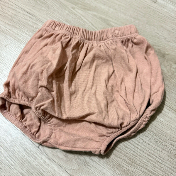 套裝組含遮陽帽 image 1 of 0