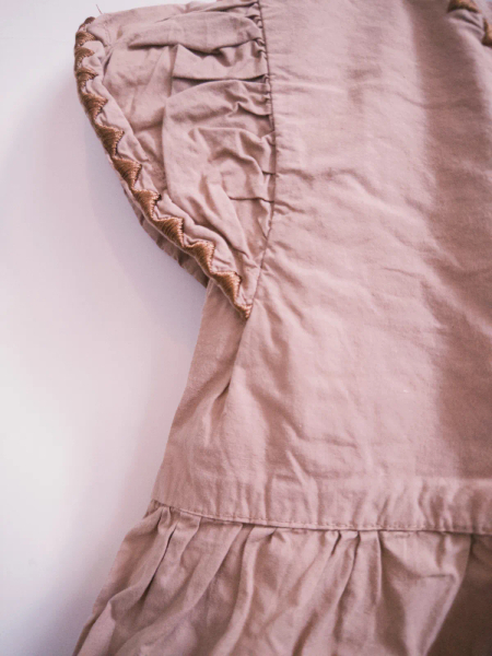 經典刺繡飛袖上衣 image 1 of 0