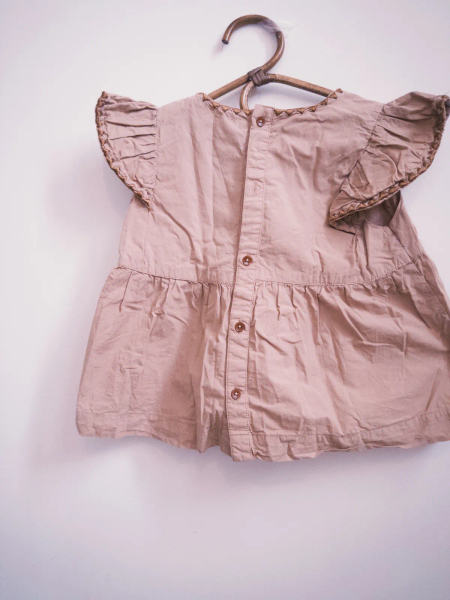 經典刺繡飛袖上衣 image 1 of 0