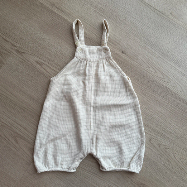 米白吊帶褲+荷葉邊漁夫帽 image 1 of 0