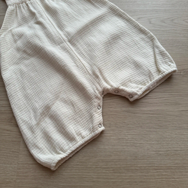 米白吊帶褲+荷葉邊漁夫帽 image 1 of 0