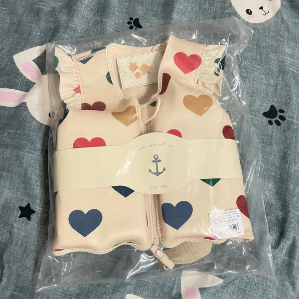 Neoprene Float Vest 漂浮背心（愛心) image 1 of 0