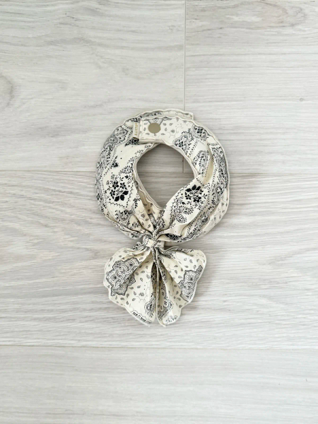 像領巾一樣的圍兜 STAIF ivory image 1 of 0