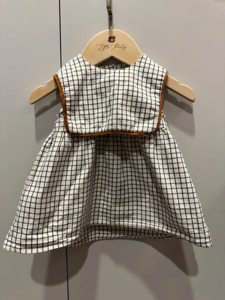 牛奶格方領洋裝Sailor collar dress  image 1 of 0