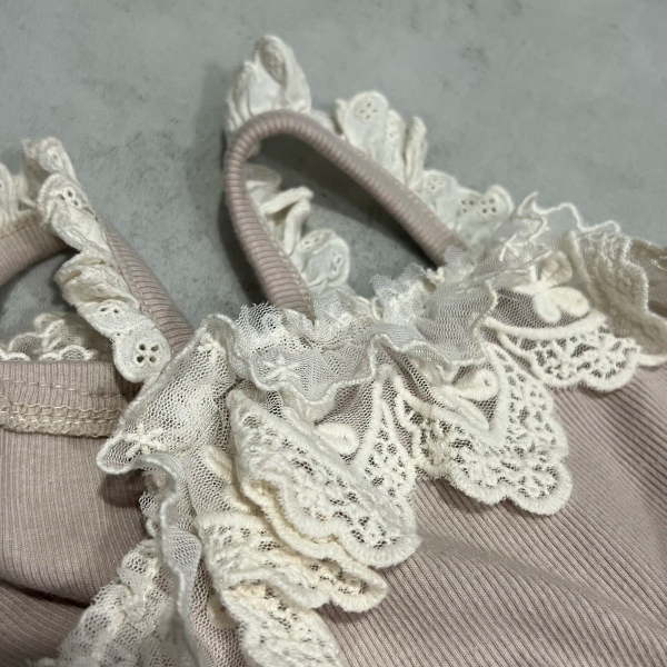 Bebe Holic 蕾絲滾邊包屁衣  image 1 of 0