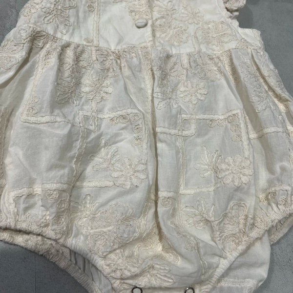 Marron 刺繡包屁衣 image 1 of 0
