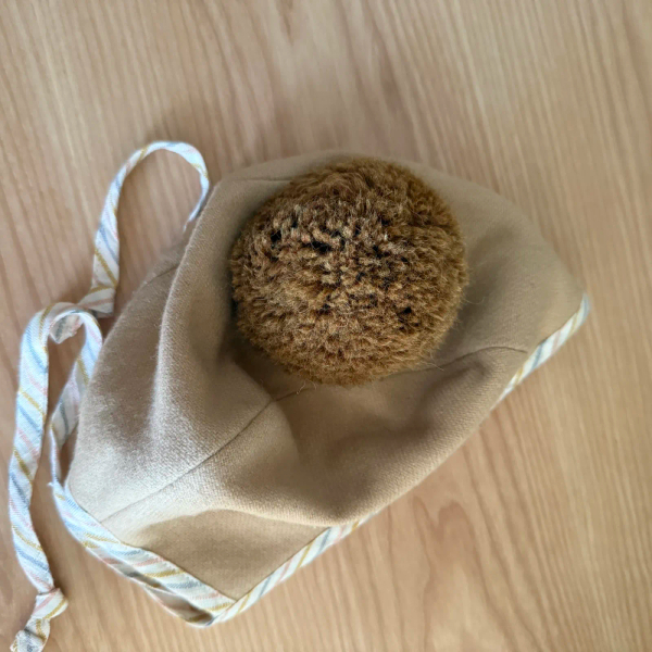 棕色毛球帽 image 1 of 0