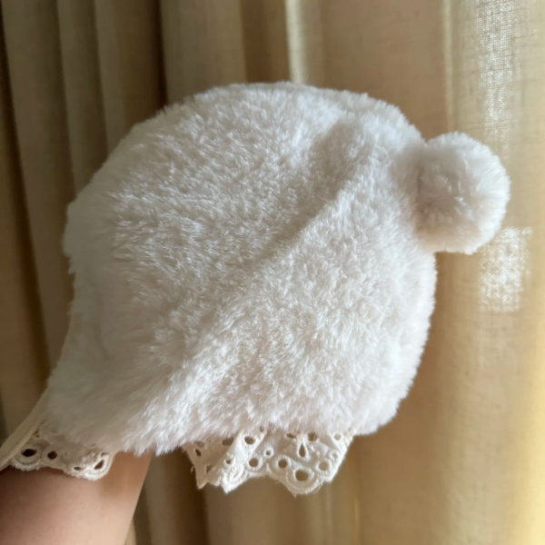 蕾絲熊毛帽 image 1 of 0