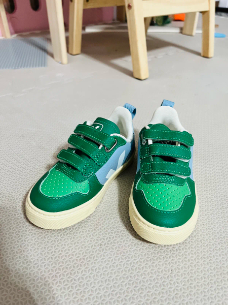 鞋子 image 1 of 0