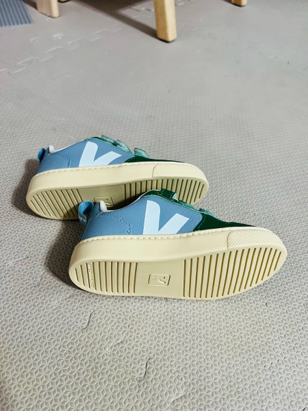 鞋子 image 1 of 0