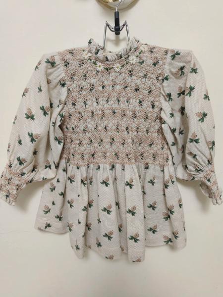 EXCLUSIVE Handsmock Blouse in Hazelnut Flower Print 短版洋裝 image 1 of 0