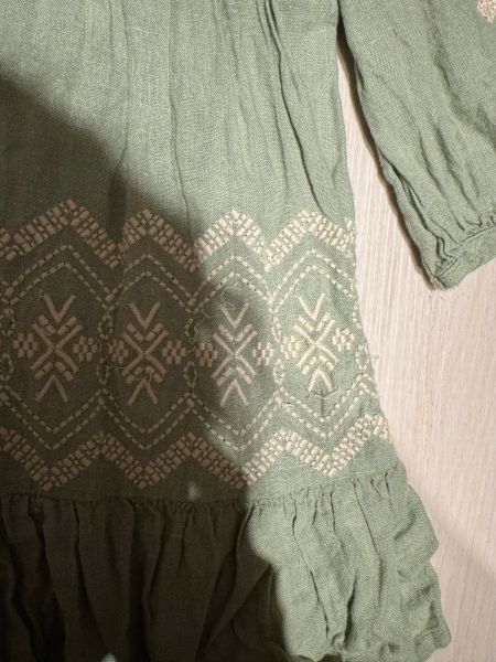 刺繡淺綠洋裝 image 1 of 0