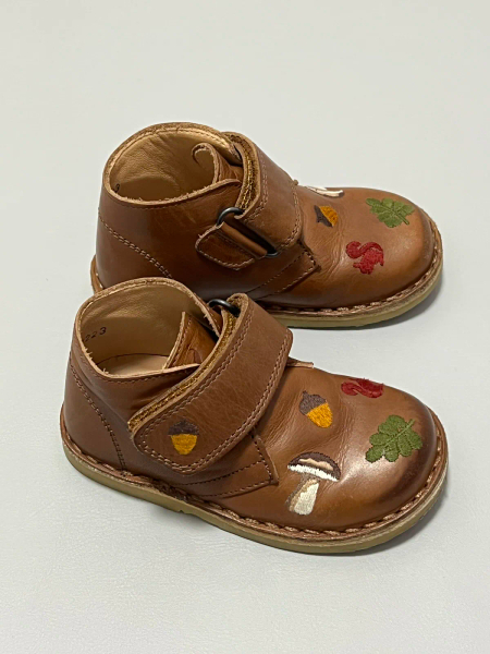 刺繡高筒皮鞋已清潔附盒 image 1 of 0