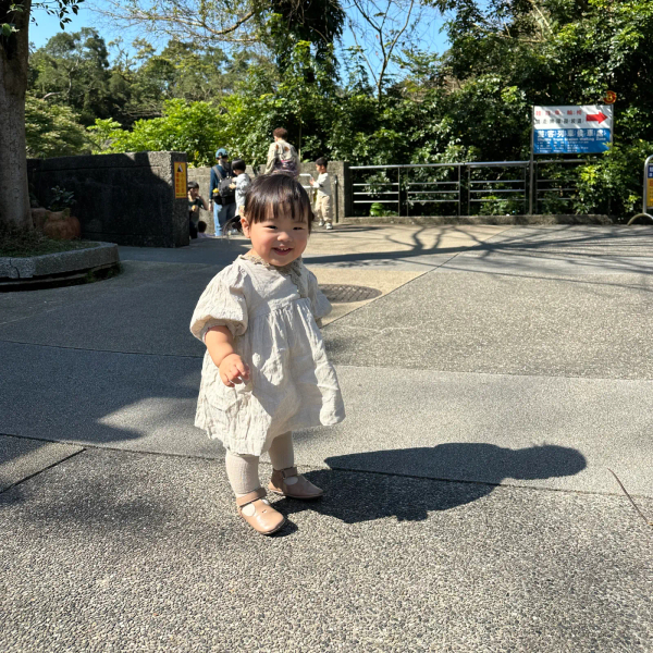 奶茶色愛心學步鞋 image 1 of 0