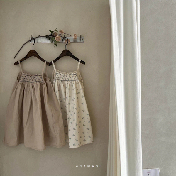 刺繡細肩吊帶洋裝（白色）已保留 image 1 of 0