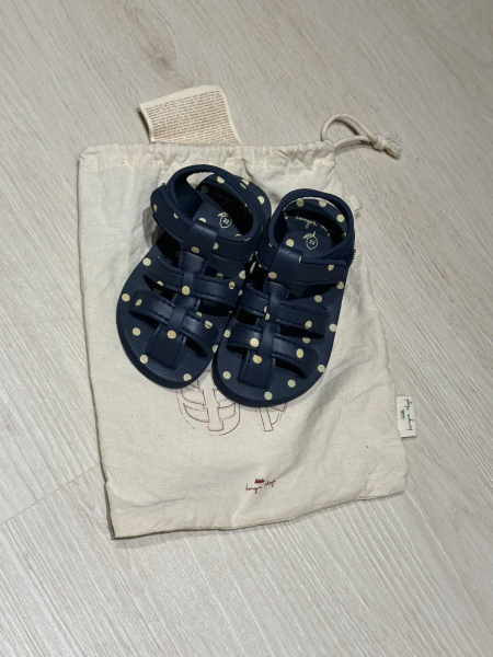 涼鞋 image 1 of 0