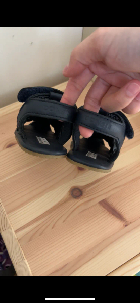 編織涼鞋 image 1 of 0